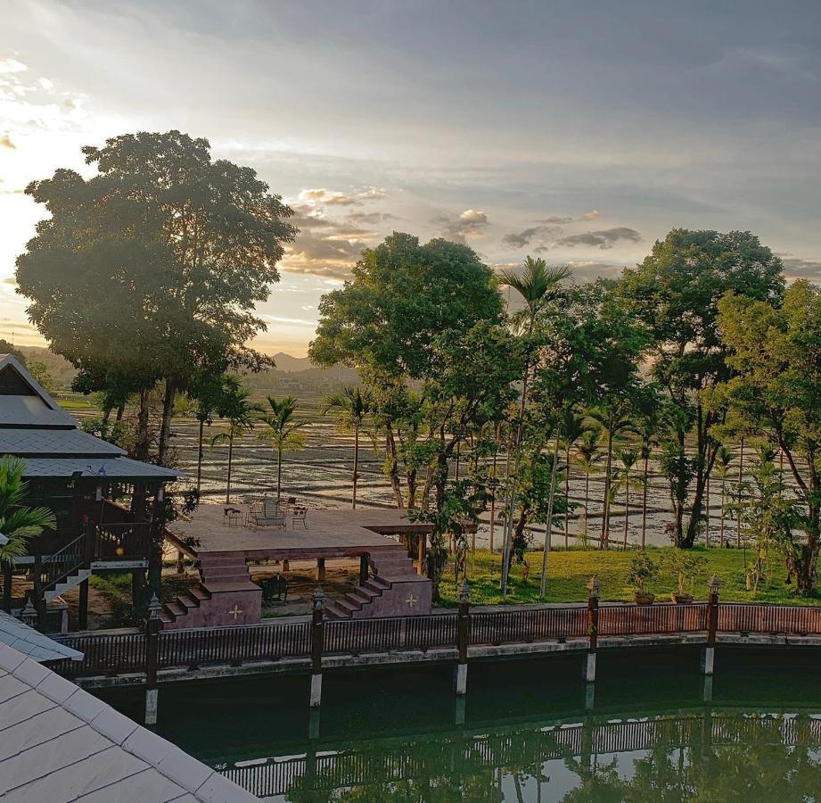 Bantunglom Resort Mae Rim Bagian luar foto